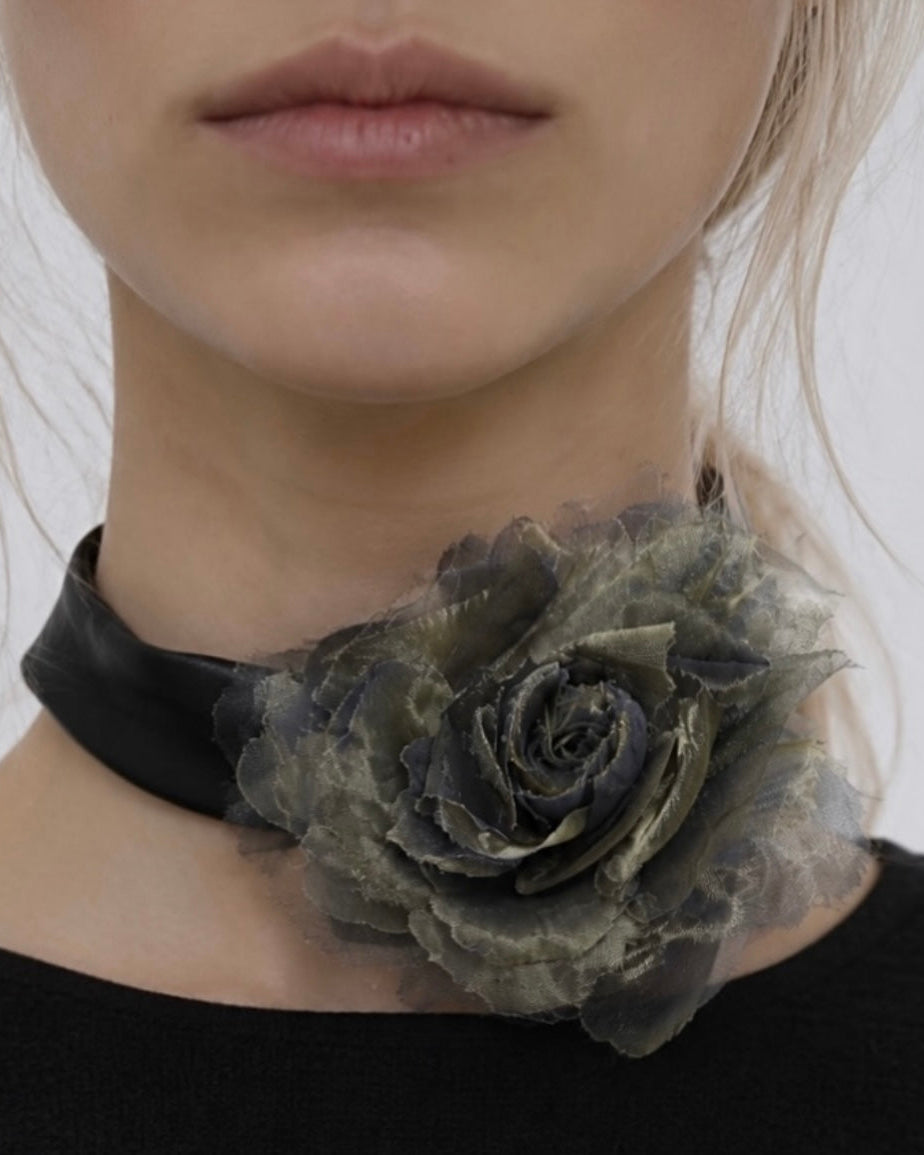Rose Choker Marina Blanche